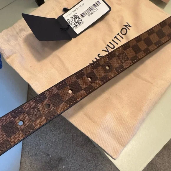 Authentic Louis Vuitton women’s belt. CE LV 25 Mini D EBE 90
Worn only twice Authentic Louis Vuitton women main image 2